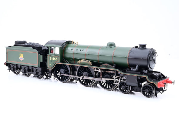 Hornby OO Gauge R3318 BR Green Early Emblem Class B17/6 No.61646 'Gilwell Park' - Boxed