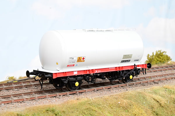 Dapol O Gauge 7F-064-010 'Esso' Grey & Red TTA 45T A2 Tanker Wagon No.56235 - Boxed