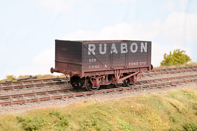 Dapol O Gauge 7F-071-029W 'Ruabon' 7-Plank Open Wagon No.825 - Factory Weathered, Boxed