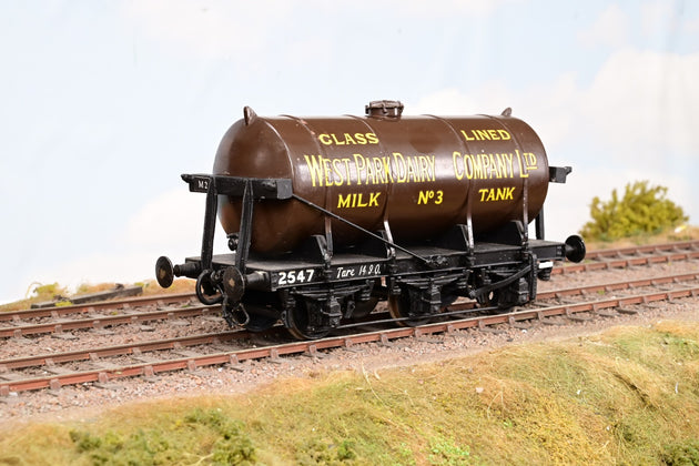 Kit Built O Gauge 'West Park Dairy Company Ltd.' 6-Wheel Milk Tank Wagon No.2547 - Unboxed