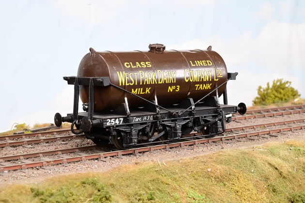 Kit Built O Gauge 'West Park Dairy Company Ltd.' 6-Wheel Milk Tank Wagon No.2547 - Unboxed