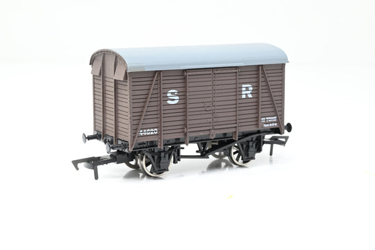 Dapol OO Gauge 4F-021-011 SR Brown Covered Goods Wagon No.44620 - Boxed