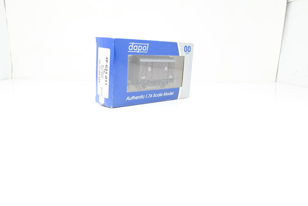 Dapol OO Gauge 4F-021-011 SR Brown Covered Goods Wagon No.44620 - Boxed