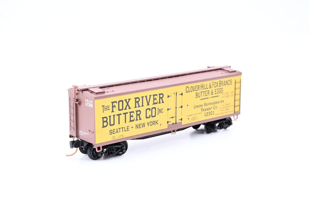 Micro-Trains N Gauge 04900590 Fox River Butter Co. Yellow & Brown 40ft Double-Sheathed Wood Reefer w/ Vertical Brake Wheel No.12301 - Boxed