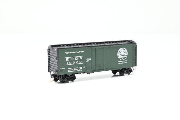 Micro-Trains N Gauge 21420 Eastern States Farmers Exchange Green 40ft Standard Plug Door Box Car No.ERDX 10060 - Boxed