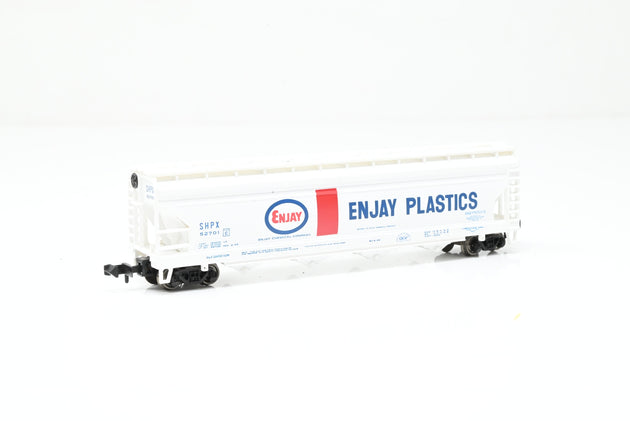 Bachmann N Gauge 70594 Enjay Plastics White 56ft Center-Flow Hopper Car No.52701 - Boxed
