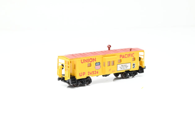 Walthers N Gauge 932-8751 Union Pacific Yellow Bay Window Caboose No.24524 - Boxed