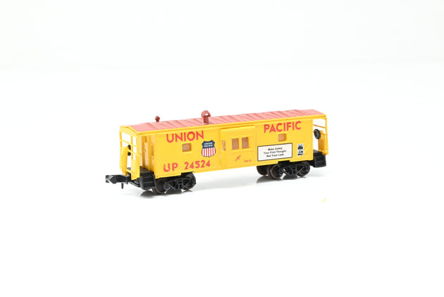 Walthers N Gauge 932-8751 Union Pacific Yellow Bay Window Caboose No.24524 - Boxed