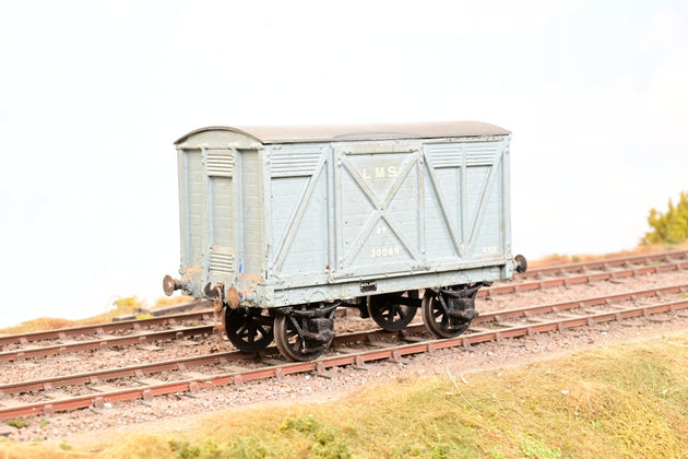 Kit Built O Gauge LMS Grey 8T Sliding Door Covered Goods Van No.30069 - Unboxed