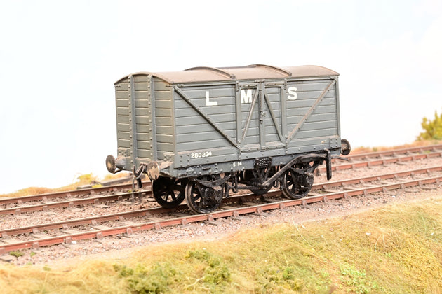 Kit Built O Gauge LMS Dark Grey 10T Sliding Roof Covered Goods Van No.280234 - Unboxed