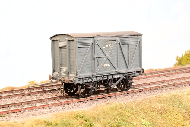 Kit Built O Gauge LMS Dark Grey Sliding Door Covered Goods Van No.30067 - Unboxed