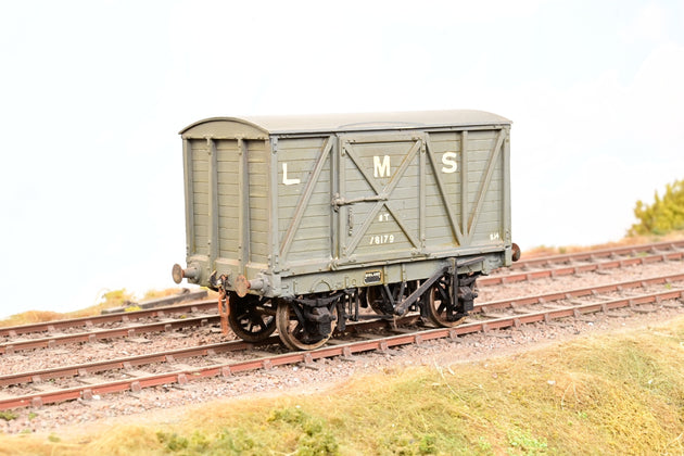 Kit Built O Gauge LMS Dark Grey 8T Sliding Door Covered Goods Van No.78179 - Unboxed