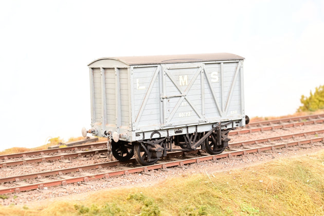 Kit Built O Gauge LMS Grey 8T Sliding Door Covered Goods Van No.60172 - Unboxed