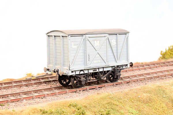 Kit Built O Gauge LMS Grey 8T Sliding Door Covered Goods Van No.60172 - Unboxed