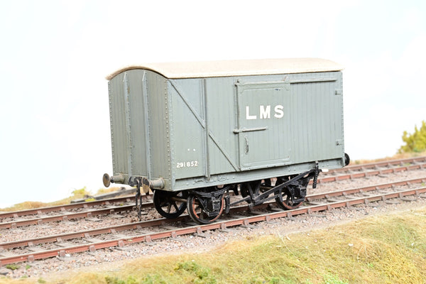 Kit Built O Gauge LMS Dark Grey Sliding Door Covered Goods Van No.291852 - Unboxed
