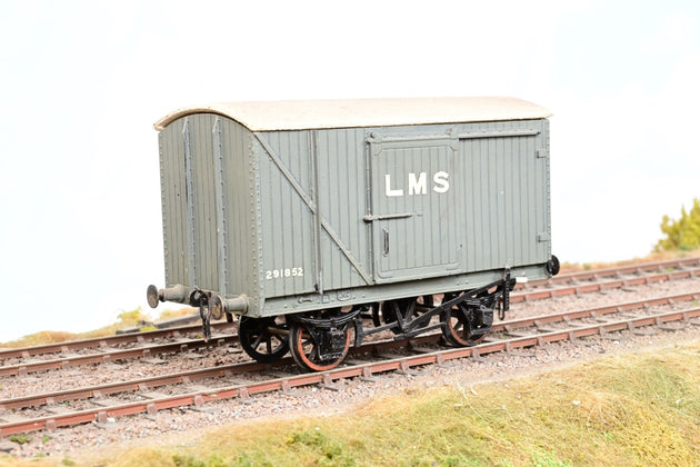 Kit Built O Gauge LMS Dark Grey Sliding Door Covered Goods Van No.291852 - Unboxed