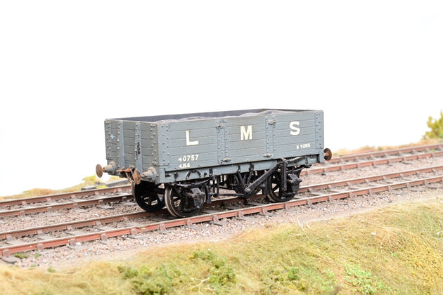 Kit Built O Gauge LMS Dark Grey 8T 5-Plank Open Wagon w/ Load No.40757 - Unboxed