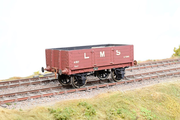 Kit Built O Gauge LMS Maroon 8T 5-Plank Open Wagon w/ Crate Load No.4197 - Unboxed