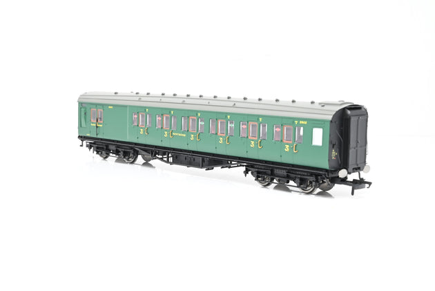 Hornby OO Gauge R4338B SR Maunsell 6 Compartment No.2802 - Boxed