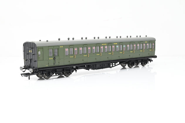 Hornby OO Gauge R4720 SR Ex LSWR Non-Corridor 3rd Class Diag 99 Coach No.2639 - Boxed