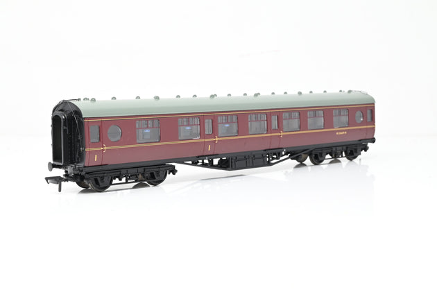 Bachmann OO Gauge 39-466 LMS 60ft Porthole Coach Corridor Composite BR Maroon No.M24639M - Boxed