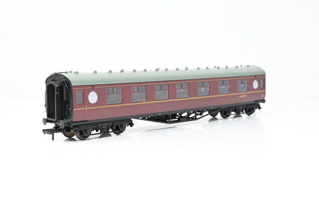 Bachmann OO Gauge 39-466 LMS 60ft Porthole Coach Corridor Composite BR Maroon No.M24639M - Boxed