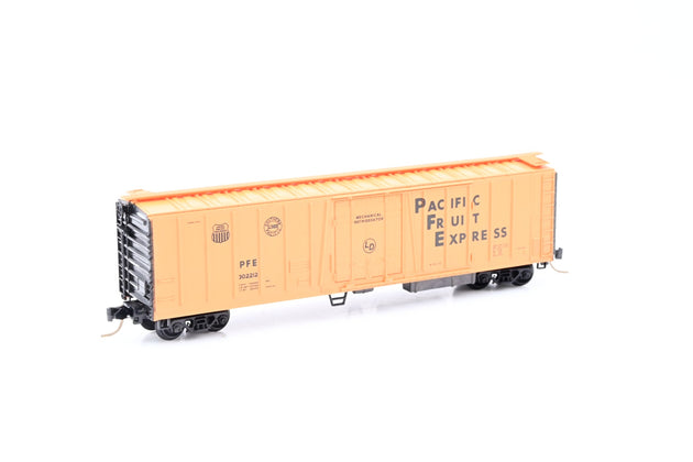 Micro-Trains N Gauge 70010 'Pacific Fruit Express' 51ft 3 3/4in Mechanical Reefer Ribside - Boxed