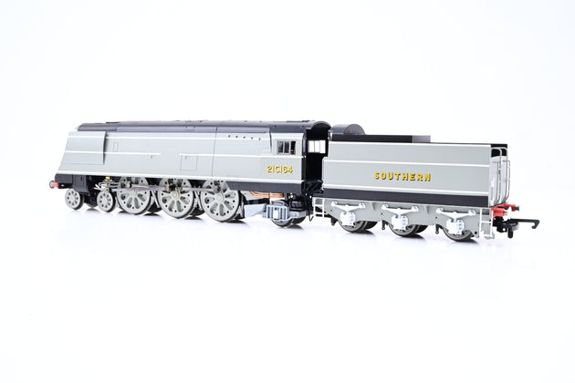 Hornby OO Gauge R2286 SR Grey Battle of Britain Class No.21C164 'Fighter Command' - Boxed