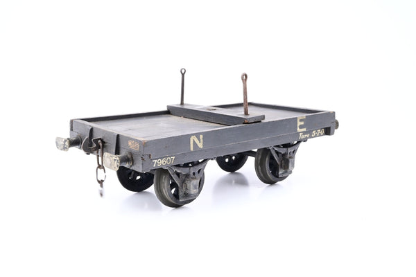 Mills Brothers Gauge 1 Pair of North Eastern 4 Wheel Bolster Wagons No.79607