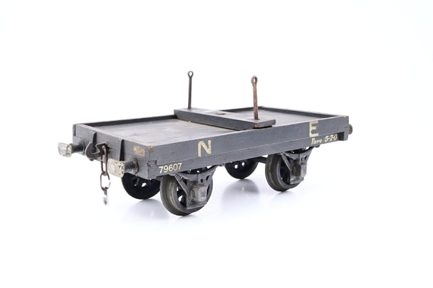 Mills Brothers Gauge 1 Pair of North Eastern 4 Wheel Bolster Wagons No.79607