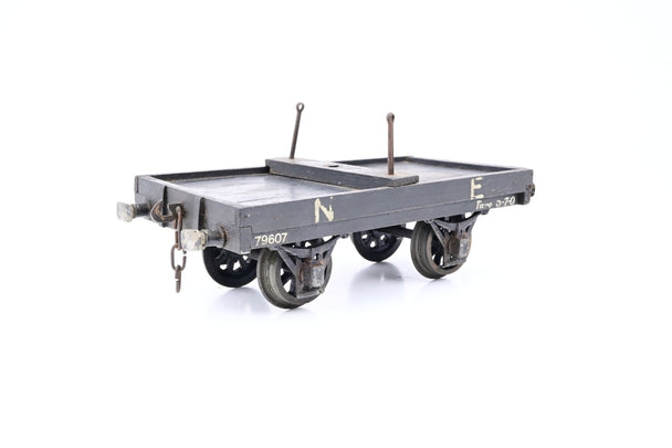 Mills Brothers Gauge 1 Pair of North Eastern 4 Wheel Bolster Wagons No.79607