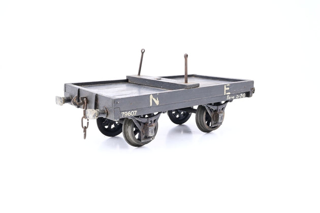 Mills Brothers Gauge 1 Pair of North Eastern 4 Wheel Bolster Wagons No.79607