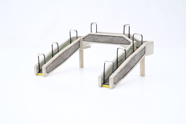 Graham Farish N Gauge 42-023 Scenecraft Building 'Concrete Footbridge' - Boxed
