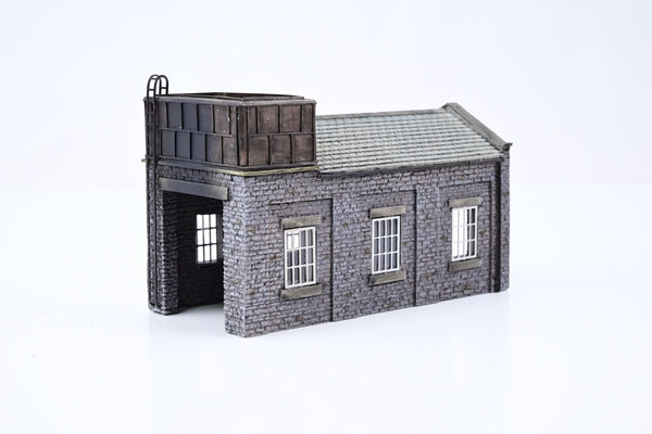 Graham Farish N Gauge 42-0002 Scenecraft Building 'Stone Engine Shed with Tank' - Boxed