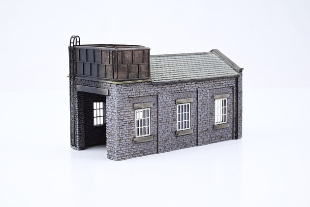 Graham Farish N Gauge 42-0002 Scenecraft Building 'Stone Engine Shed with Tank' - Boxed