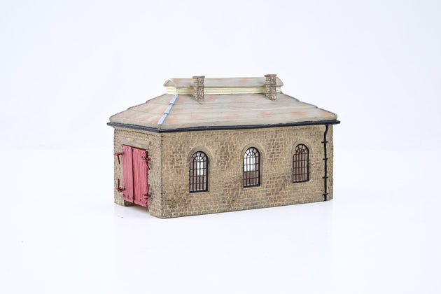 Hornby N Gauge N8087 Lyddle End Buildiing 'Engine Shed' - Boxed