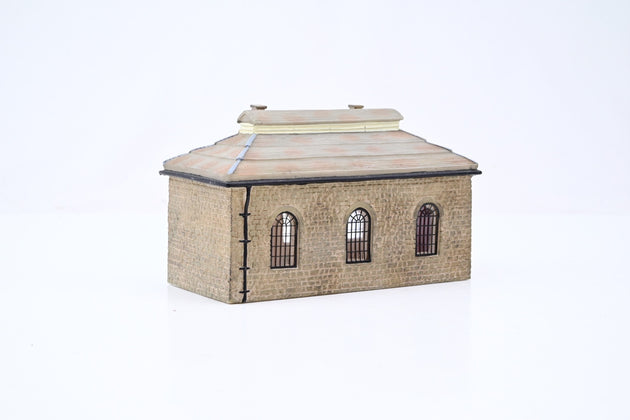 Hornby N Gauge N8087 Lyddle End Buildiing 'Engine Shed' - Boxed