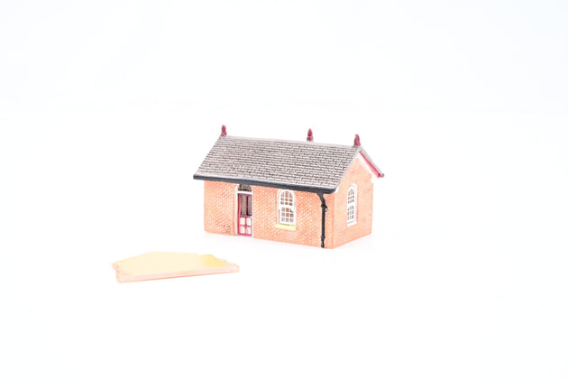 Hornby N Gauge N8717 Lyddle End Buildiing 'Upper Lyddle End Waiting Room' - Boxed