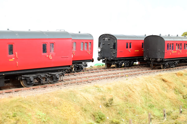 Kit Built O Gauge Rake of 4 BR Crimson GWR Suburban Coaches