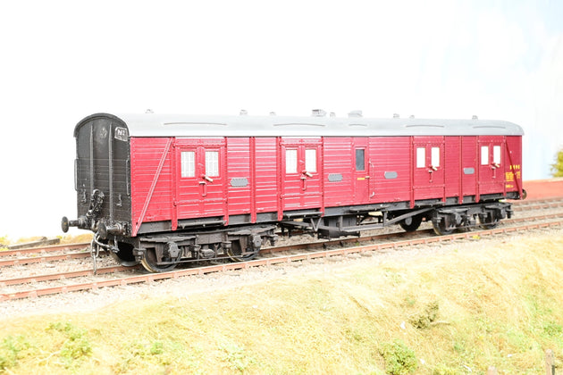 Slaters O Gauge BR Crimson Bogie Luggage Van No.359S