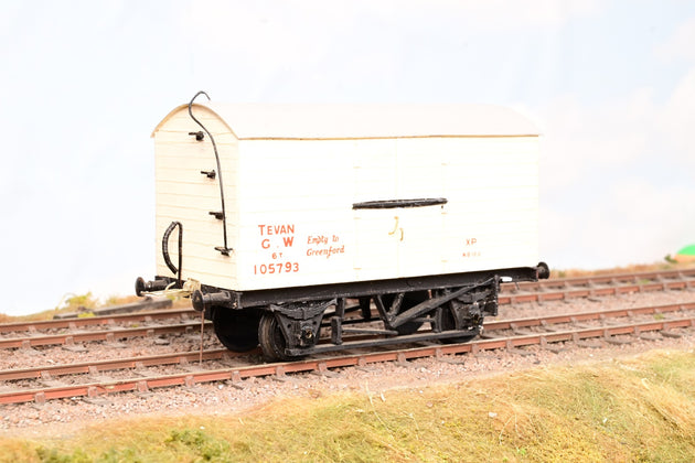Kit Built O Gauge GWR White Tevan Insulated Goods Van No.105793 - Aftermarket Box