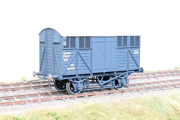 Kit Built O Gauge GWR Dark Grey 12T Ventilated Fruit Van No.134152 - Boxed