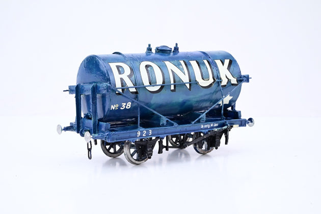 Kit Built O Gauge 'Ronuk' 14T Tank Wagon No.38 - Boxed