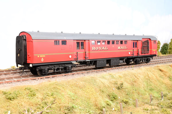 Kit Built O Gauge Rake of 3 Royal Mail Crimson Travelling Post Office Coaches - Unboxed