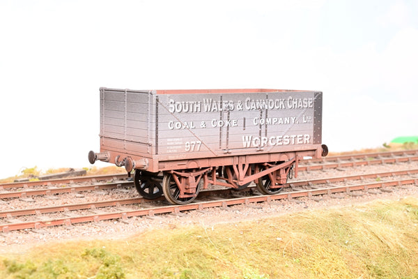 Dapol O Gauge 7mm POW09 7 Plank Wagon South Wales & Cannock Livery No.977 - Factory Weathered, Boxed