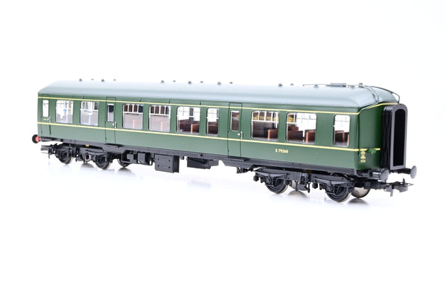 Bachmann OO Gauge 32-515 Derby Lightweight Two Car DMU BR Green w/ Yellow Warning Panel No.E29260, E29044