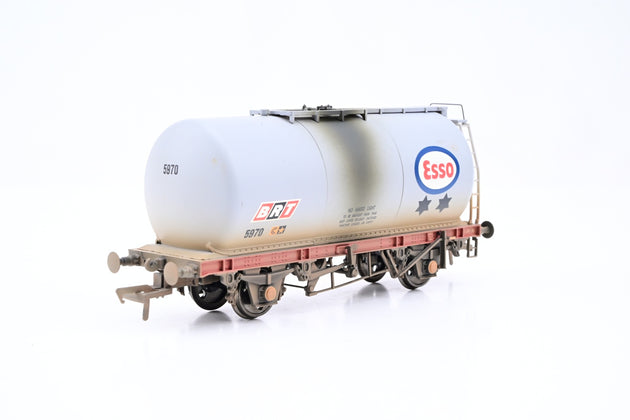 Bachmann OO Gauge 37-576Z 'Esso / BRT' Grey 45T TTA Tank Wagon No.5970 - Factory Weathered, Boxed