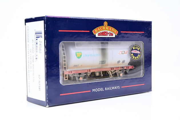 Bachmann OO Gauge 37-5765R 'BP Chemicals' Grey 45T TTA Tank Wagon No.5557 - Factory Weathered, Boxed