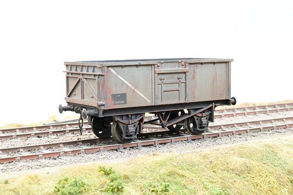 Triang O Gauge BR Grey 16T Steel Mineral Wagon No.B562566 - Weathered, Unboxed