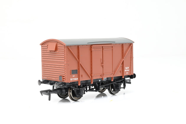 Bachmann OO Gauge 38-170B BR Bauxite 12T Plywood Vent Van No.B775866 - Boxed